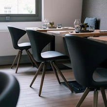 Indlæs billede til gallerivisning Concept soft touch stol