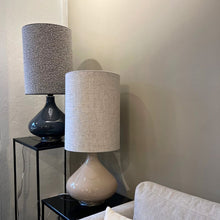 Indlæs billede til gallerivisning Flavia Bordlampe grå