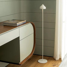 Indlæs billede til gallerivisning NYHED Amelie LED gulvlampe