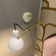 Indlæs billede til gallerivisning Laito Væglampe (Demo)