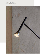 Indlæs billede til gallerivisning Lyb Væglampe