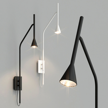 Indlæs billede til gallerivisning Lyb Væglampe