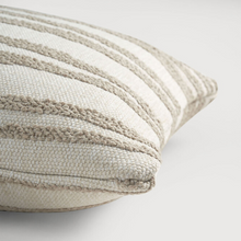 Indlæs billede til gallerivisning White Stripes outdoor cushion
