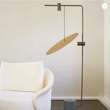 Indlæs billede til gallerivisning The Moon gulvlampe