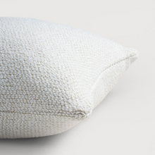 Indlæs billede til gallerivisning Hvid boucle outdoor pude