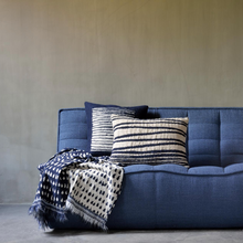 Indlæs billede til gallerivisning White Stripes pude