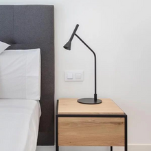 Indlæs billede til gallerivisning Lyb Bordlampe