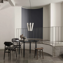 Indlæs billede til gallerivisning Spisebord med vase