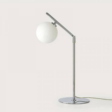 Indlæs billede til gallerivisning Endo Bordlampe