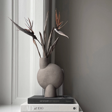 Indlæs billede til gallerivisning Sphere vase med blomster