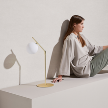 Indlæs billede til gallerivisning Endo Bordlampe