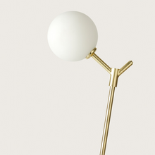 Indlæs billede til gallerivisning Atom Bordlampe