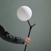 Indlæs billede til gallerivisning Atom Gulvlampe