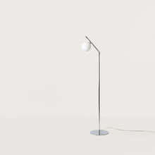 Indlæs billede til gallerivisning Endo Gulvlampe
