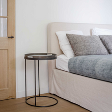 Indlæs billede til gallerivisning Round tray side table
