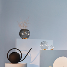 Indlæs billede til gallerivisning Globe vase - Black/Gold
