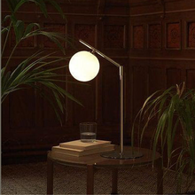 Indlæs billede til gallerivisning Endo Bordlampe
